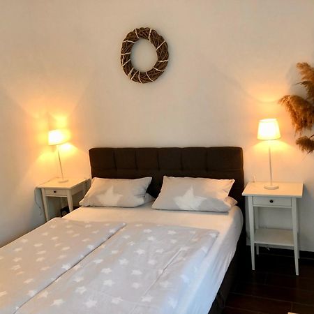 Apartment Tinyhouse Mit Pool, Outdoor Whirlpool Und Garten Petershagen-Eggersdorf Exterior foto